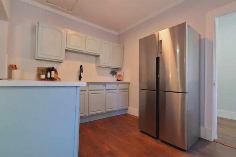 House in Tampa, Florida 3 bedrooms, 103.49 sq.m. № 919014 - photo 3
