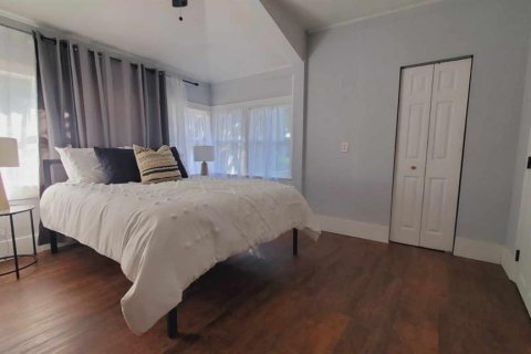 House in Tampa, Florida 3 bedrooms, 103.49 sq.m. № 919014 - photo 8