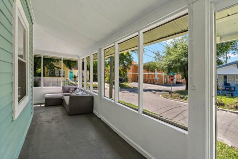 House in Tampa, Florida 3 bedrooms, 103.49 sq.m. № 919014 - photo 23