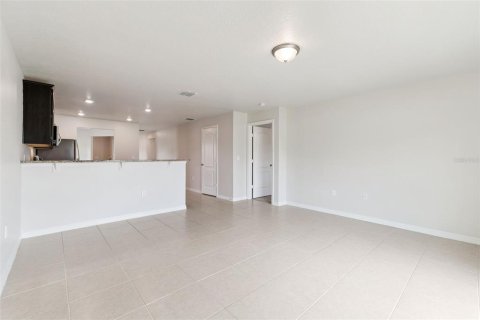 Купить виллу или дом в Лейкленд, Флорида 10 комнат, 140.75м2, № 2148678 - фото 4