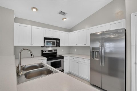 House in Parrish, Florida 2 bedrooms, 111.48 sq.m. № 2267480 - photo 12