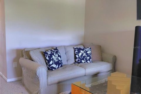 Condo in Tarpon Springs, Florida, 2 bedrooms  № 2303375 - photo 24