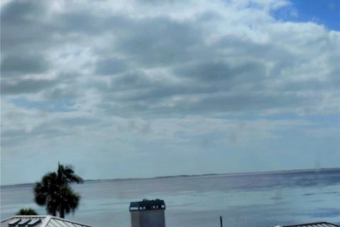 Condo in Tarpon Springs, Florida, 2 bedrooms  № 2303375 - photo 17