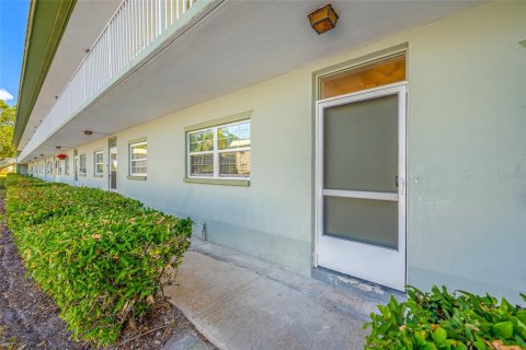 Condo à Clearwater, Floride, 2 chambres  № 2115388