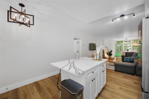 Copropriété à louer à Clearwater, Floride: 2 chambres, 79.43 m2 № 2115388 - photo 5