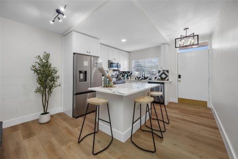 Copropriété à louer à Clearwater, Floride: 2 chambres, 79.43 m2 № 2115388 - photo 6