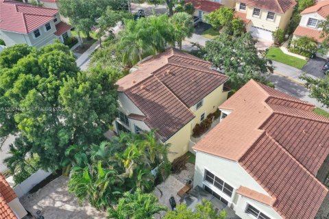 Villa ou maison à louer à Weston, Floride: 4 chambres, 173.91 m2 № 2361731 - photo 13
