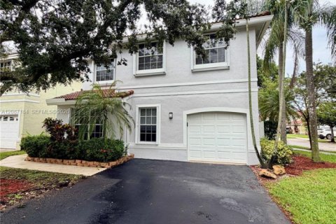 Villa ou maison à louer à Weston, Floride: 4 chambres, 173.91 m2 № 2361731 - photo 3