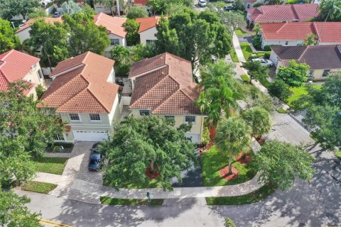 Villa ou maison à louer à Weston, Floride: 4 chambres, 173.91 m2 № 2361731 - photo 8