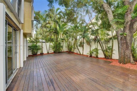 Villa ou maison à louer à Weston, Floride: 4 chambres, 173.91 m2 № 2361731 - photo 25