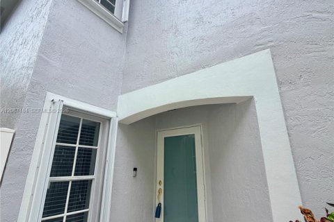 Villa ou maison à louer à Weston, Floride: 4 chambres, 173.91 m2 № 2361731 - photo 4