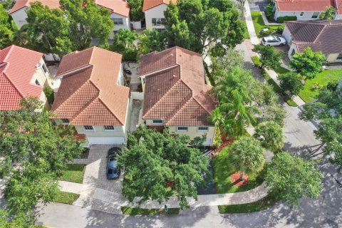 Villa ou maison à louer à Weston, Floride: 4 chambres, 173.91 m2 № 2361731 - photo 9