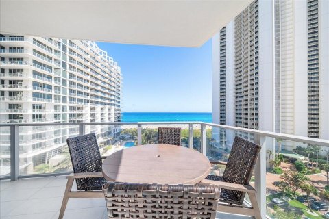 Condo in Riviera Beach, Florida, 2 bedrooms  № 2158282 - photo 8
