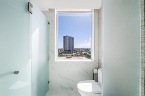 Condo in Riviera Beach, Florida, 2 bedrooms  № 2158282 - photo 17