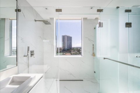Condo in Riviera Beach, Florida, 2 bedrooms  № 2158282 - photo 16
