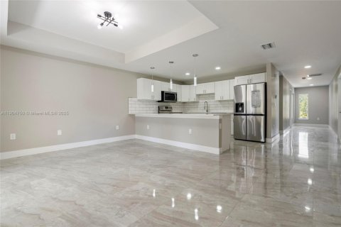 Terreno en venta en Lehigh Acres, Florida № 2015635 - foto 19