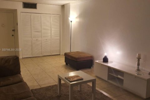 Купить кондоминиум в Санни-Айлс-Бич, Флорида 1 спальня, 71.26м2, № 2025198 - фото 8