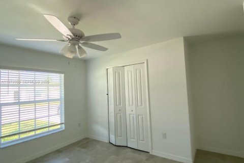 Купить виллу или дом в Форт Майерс, Флорида 4 спальни, № 2046304 - фото 13