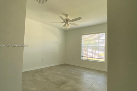 Купить виллу или дом в Форт Майерс, Флорида 4 спальни, № 2046304 - фото 12