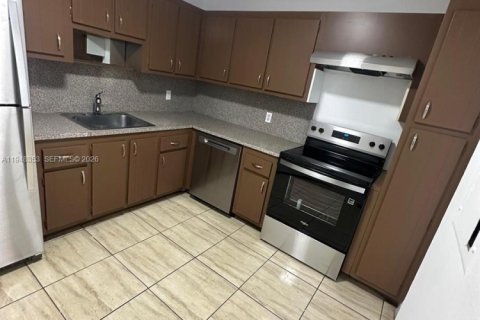 Condominio en alquiler en North Miami Beach, Florida, 2 dormitorios, 103.31 m2 № 2042467 - foto 6