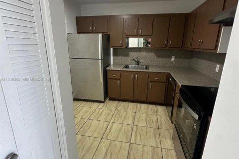 Condominio en alquiler en North Miami Beach, Florida, 2 dormitorios, 103.31 m2 № 2042467 - foto 5