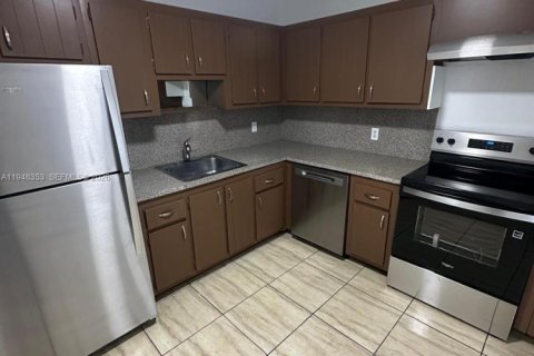 Condominio en alquiler en North Miami Beach, Florida, 2 dormitorios, 103.31 m2 № 2042467 - foto 7