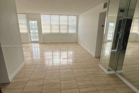 Condo à North Miami Beach, Floride, 2 chambres  № 2042467