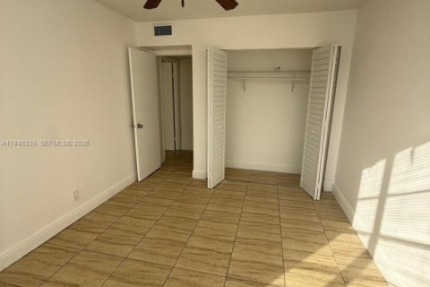 Condominio en alquiler en North Miami Beach, Florida, 2 dormitorios, 103.31 m2 № 2042467 - foto 10