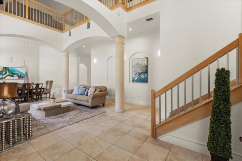 House in Four Corners, Florida 4 bedrooms, 391.49 sq.m. № 1869637 - photo 8