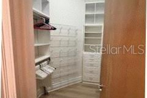 House in Four Corners, Florida 4 bedrooms, 391.49 sq.m. № 1869637 - photo 30