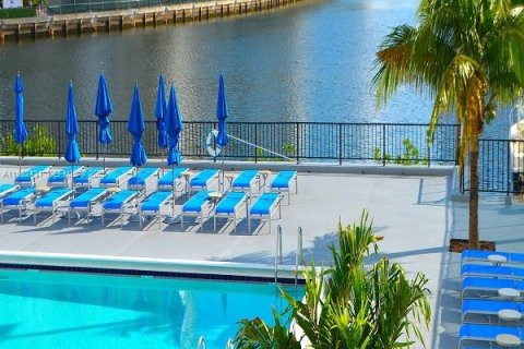 Condominio en venta en Aventura, Florida, 1 dormitorio, 82.4 m2 № 1992352 - foto 5