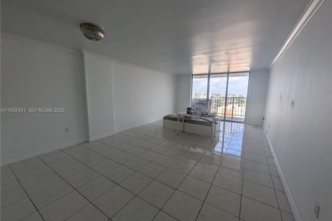 Condominio en venta en Aventura, Florida, 1 dormitorio, 82.4 m2 № 1992352 - foto 9