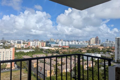 Condominio en venta en Aventura, Florida, 1 dormitorio, 82.4 m2 № 1992352 - foto 14