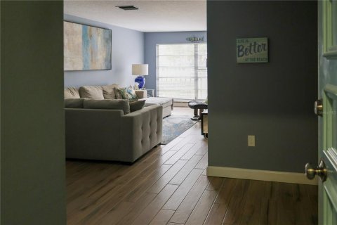 Condo in Dunedin, Florida, 2 bedrooms  № 2115222 - photo 8