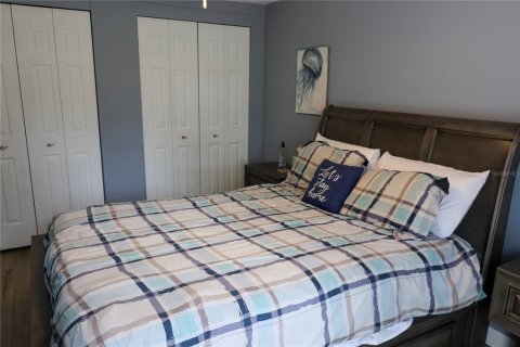 Condo in Dunedin, Florida, 2 bedrooms  № 2115222 - photo 20