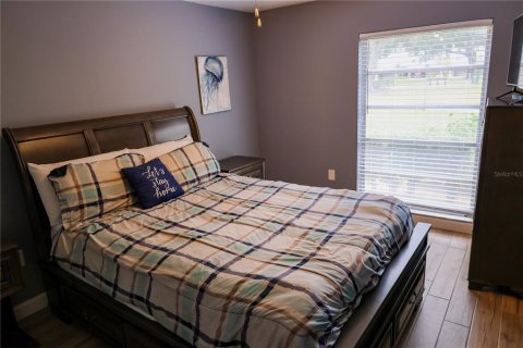Condo in Dunedin, Florida, 2 bedrooms  № 2115222 - photo 19