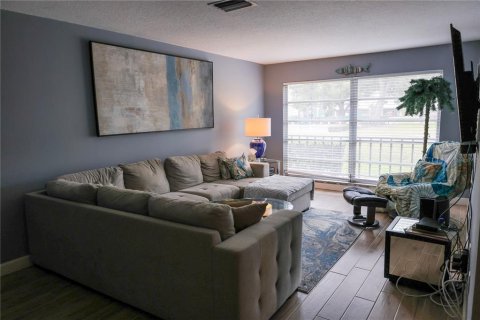 Condo in Dunedin, Florida, 2 bedrooms  № 2115222 - photo 10