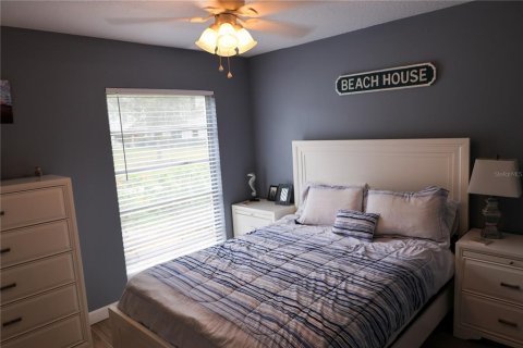 Condo in Dunedin, Florida, 2 bedrooms  № 2115222 - photo 17