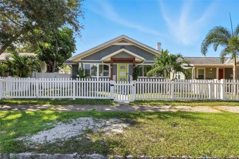 Casa en venta en Saint Petersburg, Florida, 3 dormitorios, 150.5 m2 № 1899842 - foto 1