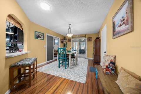 House in Ocala, Florida 2 bedrooms, 131.46 sq.m. № 2110017 - photo 12