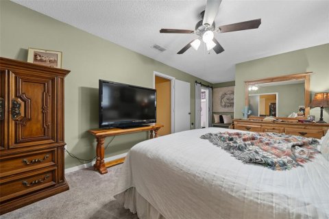 House in Ocala, Florida 2 bedrooms, 131.46 sq.m. № 2110017 - photo 14