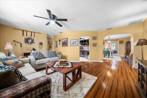 House in Ocala, Florida 2 bedrooms, 131.46 sq.m. № 2110017 - photo 8