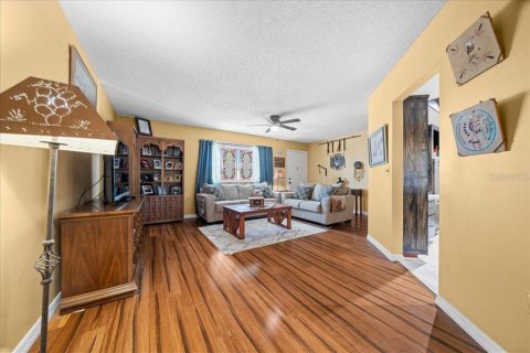 House in Ocala, Florida 2 bedrooms, 131.46 sq.m. № 2110017 - photo 7