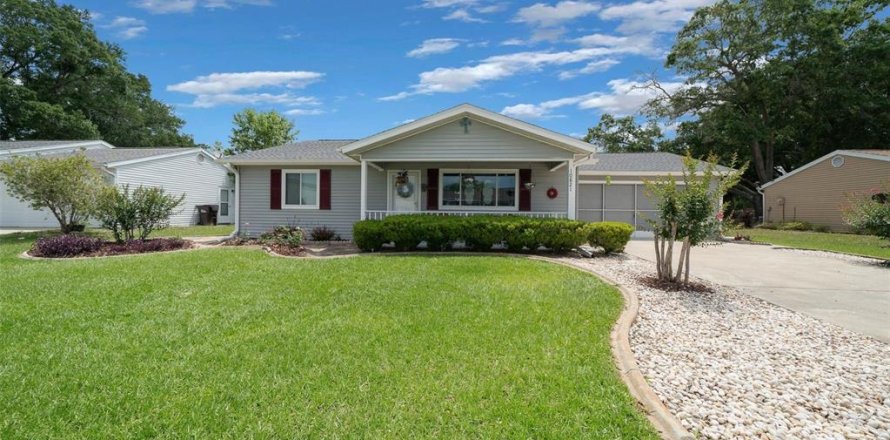 House in Ocala, Florida 2 bedrooms, 131.46 sq.m. № 2110017