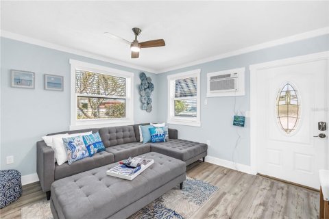 Apartment in Saint Pete Beach, Florida 1 bedroom, 109.25 sq.m. № 2222498 - photo 9