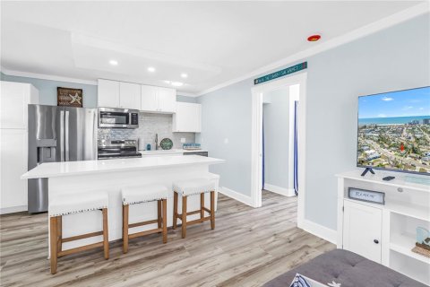 Apartment in Saint Pete Beach, Florida 1 bedroom, 109.25 sq.m. № 2222498 - photo 8