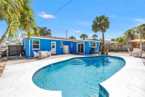Apartment in Saint Pete Beach, Florida 1 bedroom, 109.25 sq.m. № 2222498 - photo 4