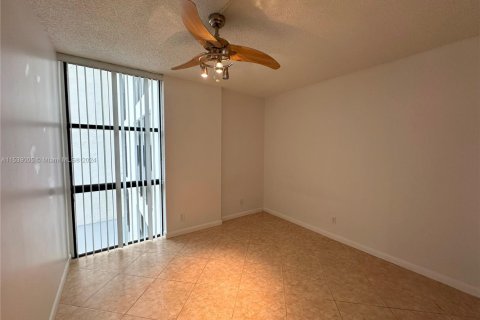 Купить кондоминиум в Санни-Айлс-Бич, Флорида 2 спальни, 83.05м2, № 2054820 - фото 16