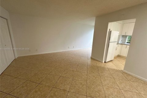 Купить кондоминиум в Санни-Айлс-Бич, Флорида 2 спальни, 83.05м2, № 2054820 - фото 5