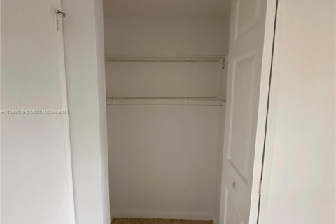 Купить кондоминиум в Санни-Айлс-Бич, Флорида 2 спальни, 83.05м2, № 2054820 - фото 17